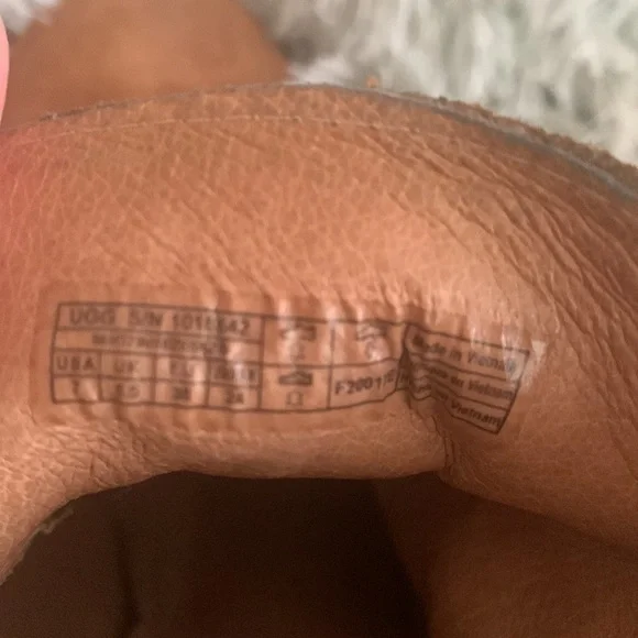 UGG Ankle Boots - Picture 4 of 5